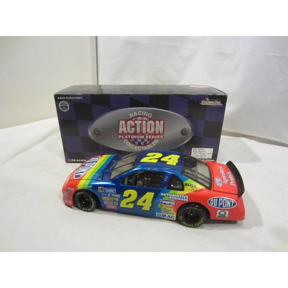 1:24 Stock Car DUPONT Jeff Gordon #24 1997 Monte Carlo MINT Action